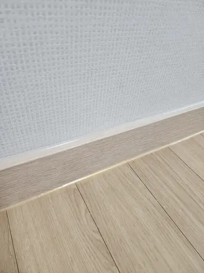 걸레받이 몰딩 교체 — 걸레받이 파손 보수 완료